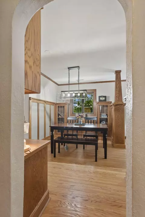 Dining - 318 E 2nd St, Lockport, IL 60441 photo 3 of 3