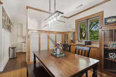Dining - 318 E 2nd St, Lockport, IL 60441 photo 2 of 3