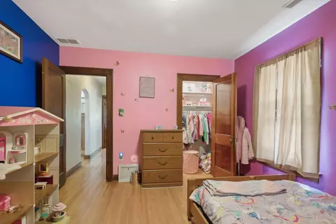 Bedroom - 318 E 2nd St, Lockport, IL 60441 photo 4 of 5