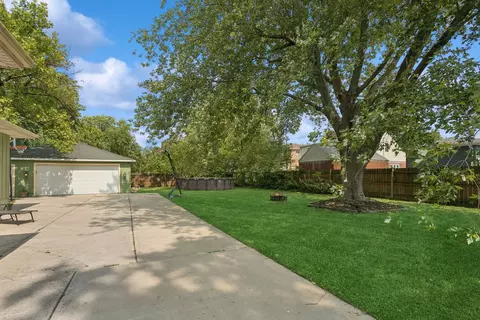 Exterior - 318 E 2nd St, Lockport, IL 60441 photo 2 of 4