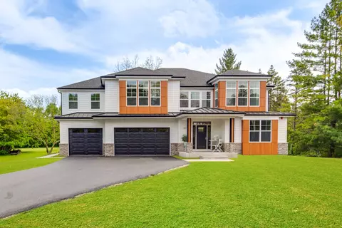 16112 W Woodbine Cir, Vernon Hills, IL 60061