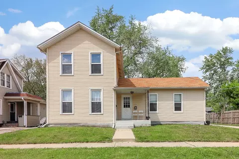 450 Center Ave, Aurora, IL 60505