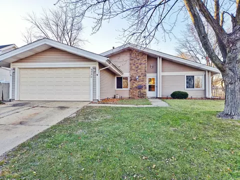 5882 Concord Ct, Hanover Park, IL 60133