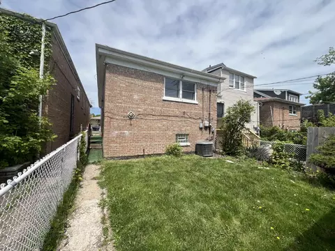2243 E 93rd St, Chicago, IL 60617 photo 4