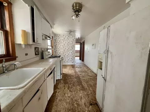 2243 E 93rd St, Chicago, IL 60617 photo 13