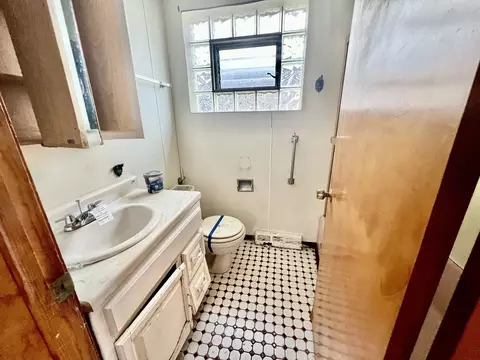 2243 E 93rd St, Chicago, IL 60617 photo 7