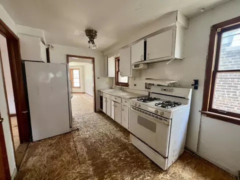 2243 E 93rd St, Chicago, IL 60617 photo 9