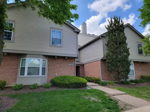 1744 Eastwood Ct #9, Schaumburg, IL 60195
