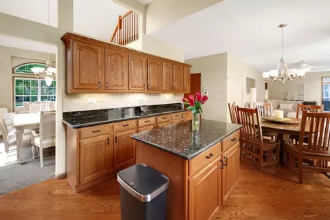 Kitchen - 1491 Lancaster Ln, Algonquin, IL 60102 photo 3 of 3