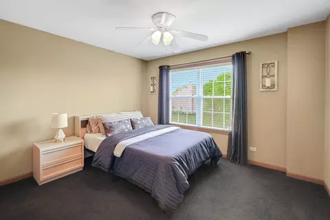 Bedroom - 1491 Lancaster Ln, Algonquin, IL 60102 photo 6 of 7