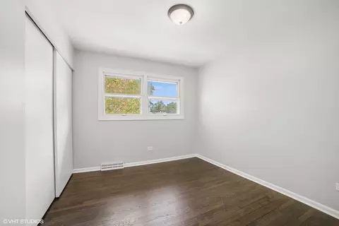 Bedroom - 4911 Prairie Ave, Mchenry, IL 60050 photo 1 of 4
