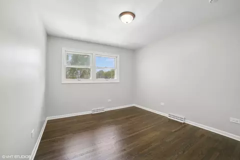 Bedroom - 4911 Prairie Ave, Mchenry, IL 60050 photo 2 of 4