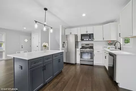 Kitchen - 4911 Prairie Ave, Mchenry, IL 60050 photo 1 of 2
