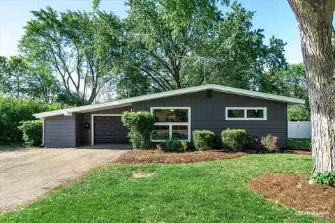 304 John St, North Aurora, IL 60542