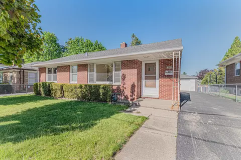 218 S Central Ave, Highwood, IL 60040