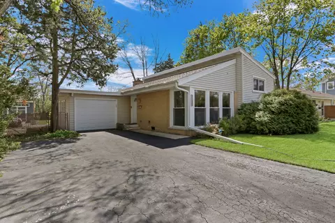 1157 Dartmouth Ln, Deerfield, IL 60015