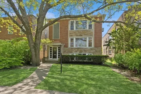 1214 Hull Ter, Evanston, IL 60202