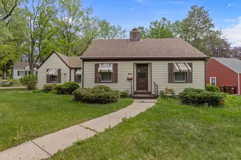 1606 E Gate Pkwy, Rockford, IL 61108