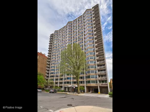 555 W Cornelia Ave #1405, Chicago, IL 60657