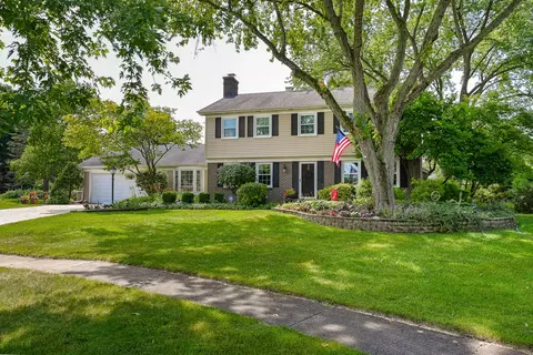 25 W651 Towpath Ct, Wheaton, IL 60189
