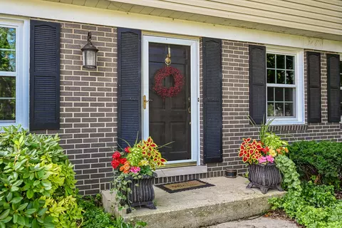 25 W651 Towpath Ct, Wheaton, IL 60189 photo 3