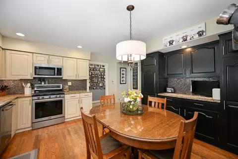25 W651 Towpath Ct, Wheaton, IL 60189 photo 14