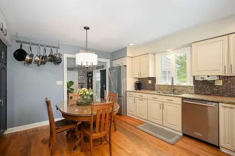 25 W651 Towpath Ct, Wheaton, IL 60189 photo 16