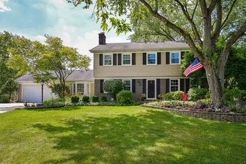 25 W651 Towpath Ct, Wheaton, IL 60189 photo 2