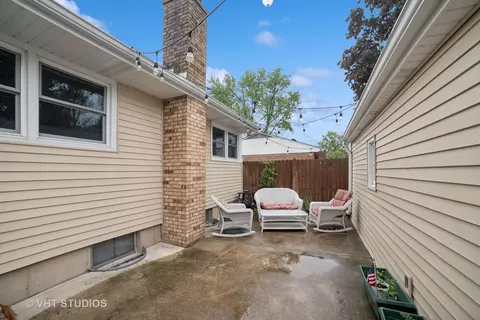 238 1st St, Cary, IL 60013 photo 4