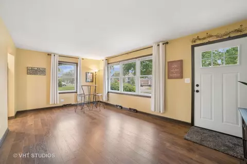 238 1st St, Cary, IL 60013 photo 5