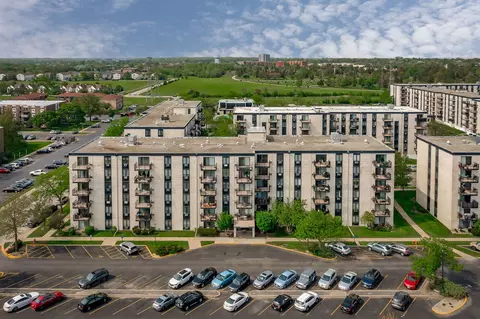 9128 W Terrace Dr #1K, Niles, IL 60714