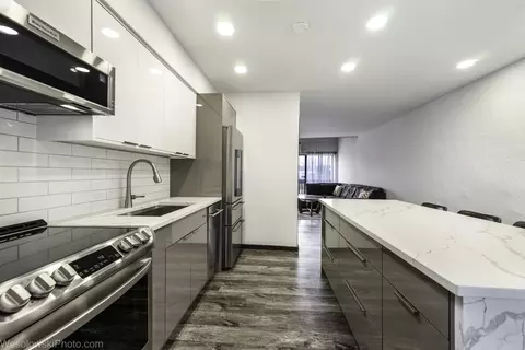 Kitchen - 1296 E Washington St #11, Des Plaines, IL 60016 photo 2 of 5
