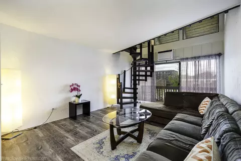 Living - 1296 E Washington St #11, Des Plaines, IL 60016 photo 2 of 4
