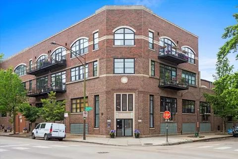 1201 W Wrightwood Ave #13, Chicago, IL 60614