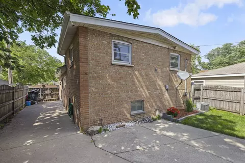 Exterior - 8639 Plainfield Rd, Lyons, IL 60534 photo 4 of 7