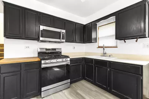 Kitchen - 8639 Plainfield Rd, Lyons, IL 60534 photo 3 of 3