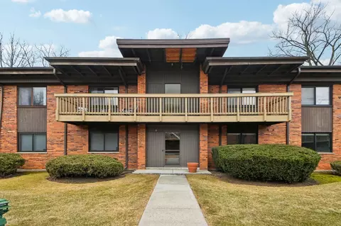 481 Duane Ter #B2, Glen Ellyn, IL 60137