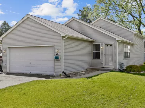 421 Meadow Ave, Woodstock, IL 60098