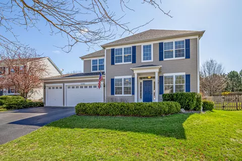 2360 Savanna Dr, Wauconda, IL 60084