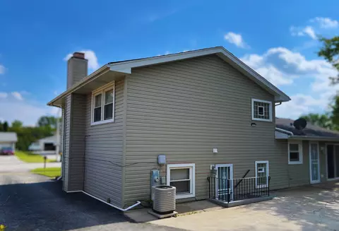 Exterior - 4156 S Sumter Dr, Matteson, IL 60443 photo 4 of 5