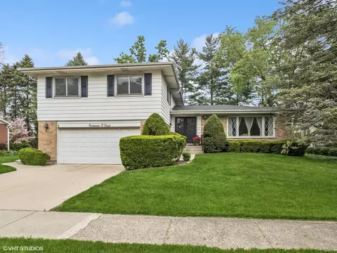 1304 E Campbell St, Arlington Heights, IL 60004