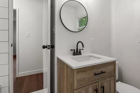 Bath - 1802 Meadow Dr, Champaign, IL 61821 photo 1 of 3