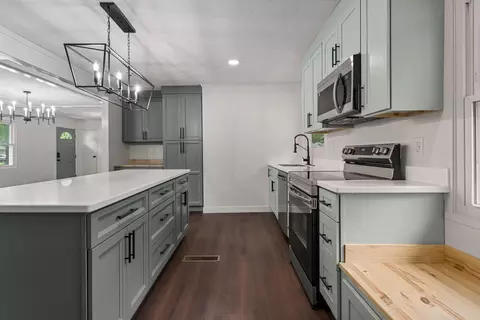 Kitchen - 1802 Meadow Dr, Champaign, IL 61821 photo 5 of 5