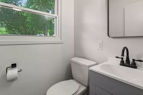 Bath - 1802 Meadow Dr, Champaign, IL 61821 photo 3 of 3