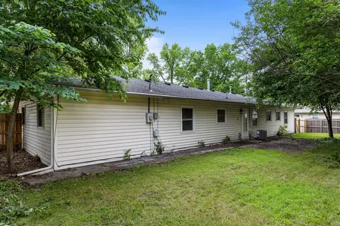 Exterior - 1802 Meadow Dr, Champaign, IL 61821 photo 4 of 5