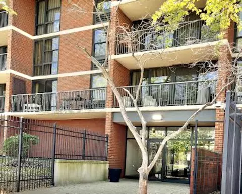 3021 S Michigan Ave #302, Chicago, IL 60616