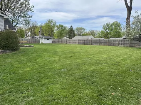 Exterior - 514 E High St, Morrison, IL 61270 photo 3 of 4