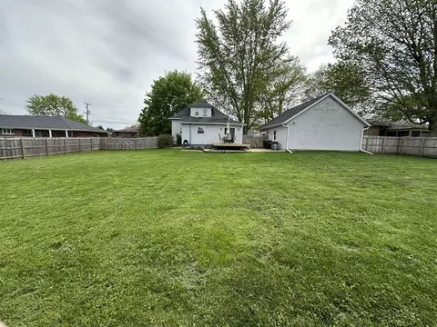 Exterior - 514 E High St, Morrison, IL 61270 photo 4 of 4