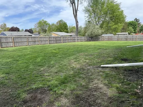 Exterior - 514 E High St, Morrison, IL 61270 photo 2 of 4