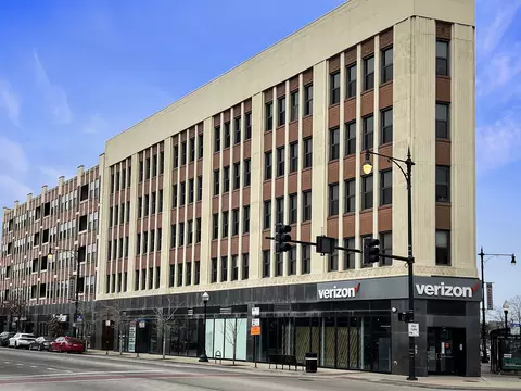 4015 N Milwaukee Ave #211, Chicago, IL 60641